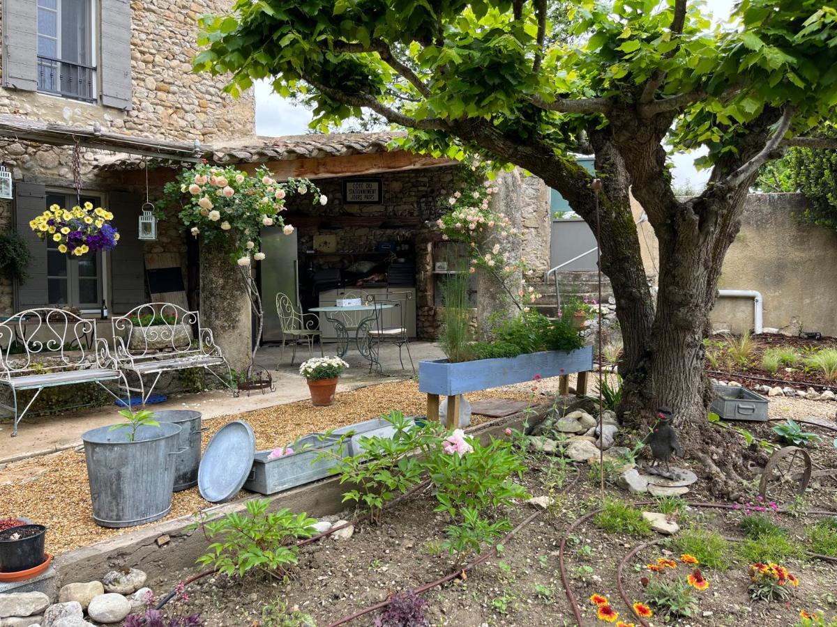 Mas Lou Parpaioun Bed & Breakfast Crestet Exterior photo